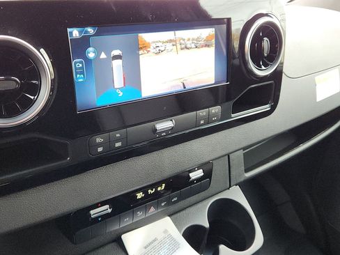 New 2025 Mercedes-Benz Sprinter 2500 image 18