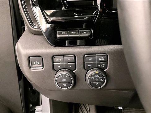 Used 2025 Chevrolet Silverado 1500 ZR2 w/ Technology Package AWD/4WD image 39