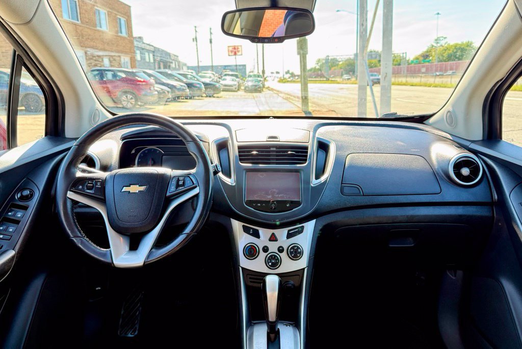 Used 2016 Chevrolet Trax LT w/ LT Convenience Package AWD/4WD image 23