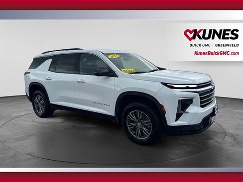 Used 2024 Chevrolet Traverse LT AWD/4WD image 4