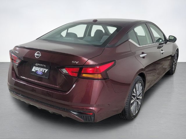 Used 2024 Nissan Altima 2.5 SV FWD image 3