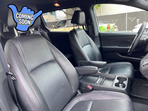 Used 2023 Honda Odyssey Sport image 11