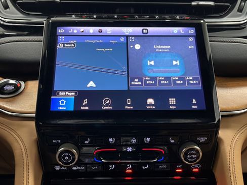 Certified 2024 Jeep Grand Cherokee L Summit AWD/4WD image 13
