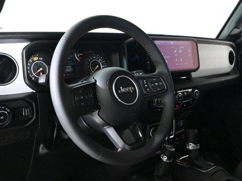 Used 2024 Jeep Wrangler Willys image 10