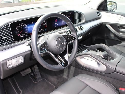 Used 2024 Mercedes-Benz GLE 450e 4MATIC image 4