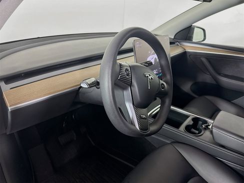 Used 2023 Tesla Model Y Long Range image 7