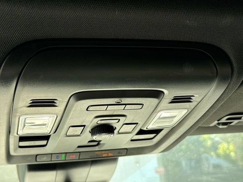 Used 2024 Chevrolet Tahoe High Country AWD/4WD image 19