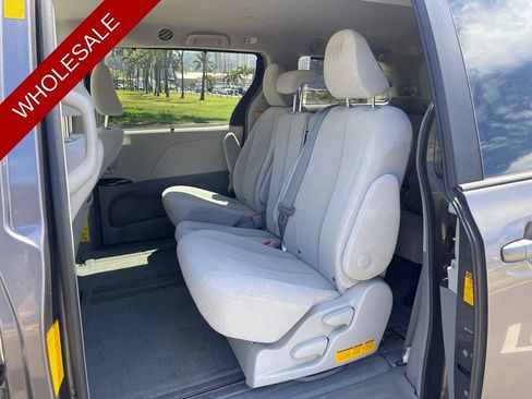 Used 2013 Toyota Sienna LE FWD image 7