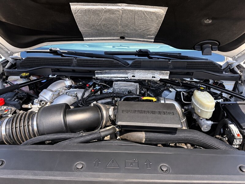 Used 2017 GMC Sierra 2500 Denali w/ Duramax Plus Package AWD/4WD image 11