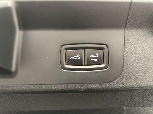 Used 2018 Porsche Panamera 4 image 31