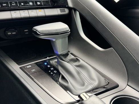 Used 2025 Hyundai Elantra Sport image 16