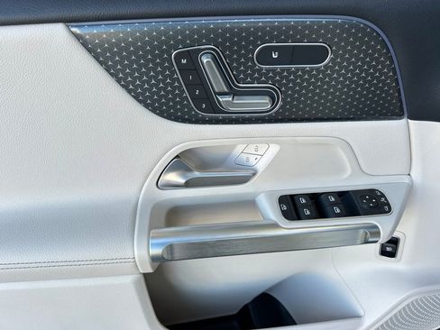 New 2025 Mercedes-Benz GLC 63 AMG S image 21