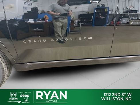 New 2026 Jeep Grand Wagoneer Limited AWD/4WD image 39