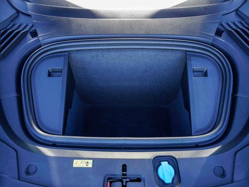 Used 2023 Audi e-tron GT Prestige image 28