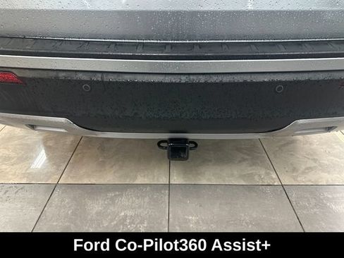 Used 2020 Ford Explorer XLT w/ Equipment Group 202A AWD/4WD image 6