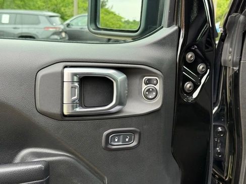 Used 2018 Jeep Wrangler Unlimited Rubicon AWD/4WD image 16