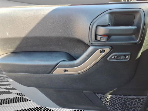 Used 2017 Jeep Wrangler 75th Anniversary image 18