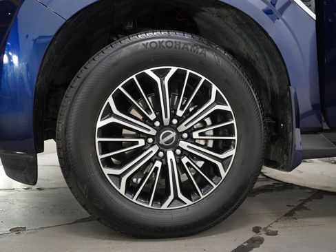 Used 2025 Nissan Armada Platinum AWD/4WD image 33