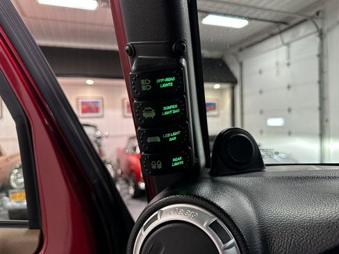 Used 2012 Jeep Wrangler Sahara w/ Trailer Tow Group image 29