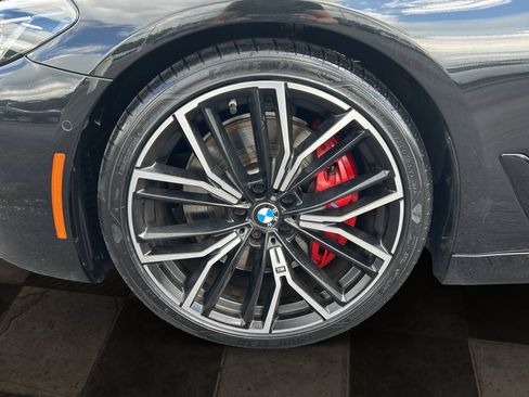 Used 2023 BMW M550i xDrive w/ Executive Package AWD/4WD image 9