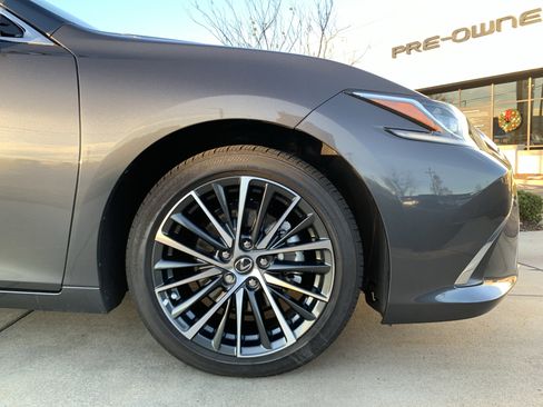 Used 2025 Lexus ES 350 w/ Premium Package image 13