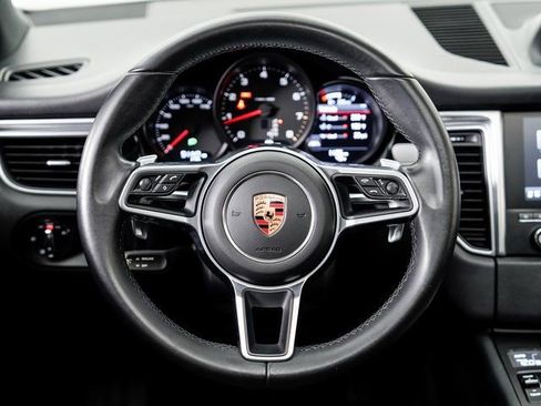 Used 2017 Porsche Macan image 12