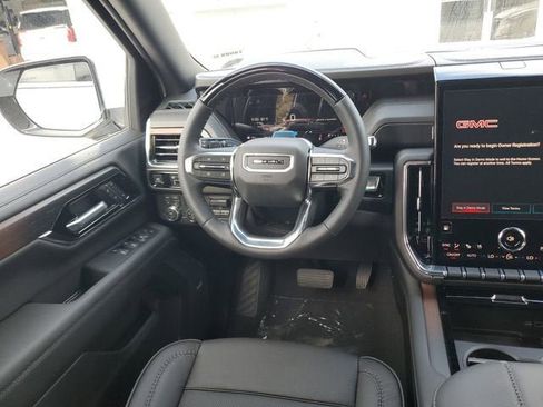 New 2026 GMC Yukon Denali w/ Denali Reserve Package AWD/4WD image 13