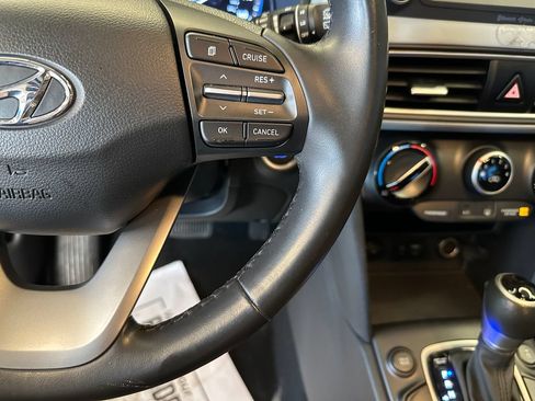 Used 2021 Hyundai Kona SEL AWD/4WD image 11