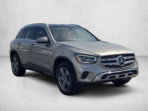 Used 2021 Mercedes-Benz GLC 300 image 3