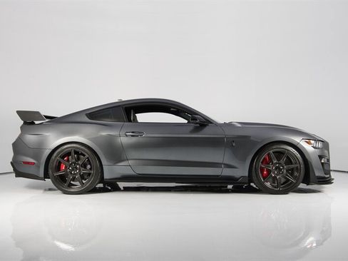 Used 2022 Ford Mustang Shelby GT500 w/ Carbon Fiber Track Pack image 11