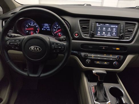 Used 2019 Kia Sedona EX FWD image 22