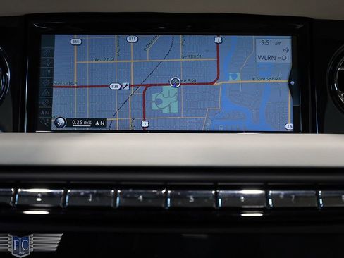 Used 2017 Rolls-Royce Phantom Drophead Coupe image 37