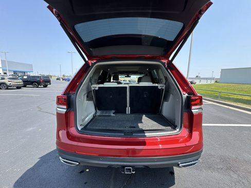 Used 2024 Volkswagen Atlas SEL AWD/4WD image 24