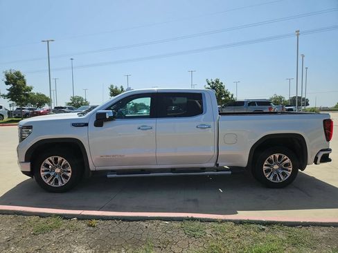 Used 2022 GMC Sierra 1500 Denali w/ Technology Package AWD/4WD image 3