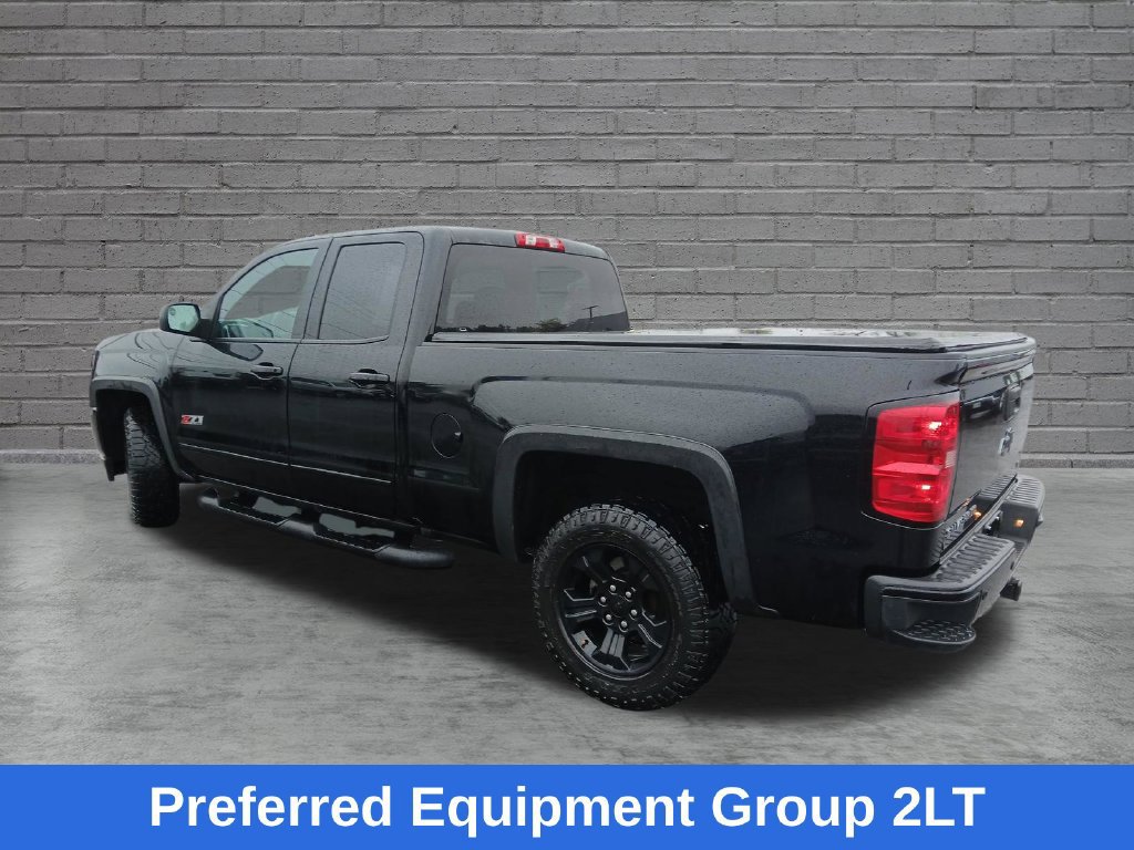 Used 2018 Chevrolet Silverado 1500 LT w/ Midnight Edition AWD/4WD image 4