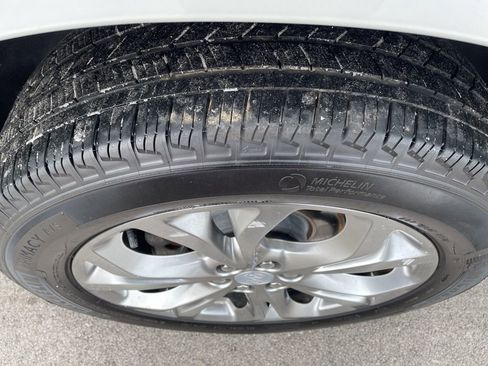 Used 2018 Buick Enclave Avenir w/ Avenir Technology Package image 32