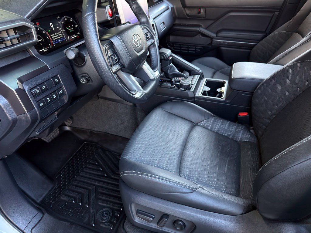 Used 2025 Toyota 4Runner TRD Off-Road Premium AWD/4WD image 22
