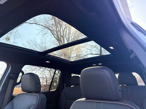 New 2026 Chevrolet Traverse High Country image 23