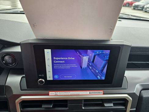 Certified 2025 Toyota Tacoma SR5 image 21