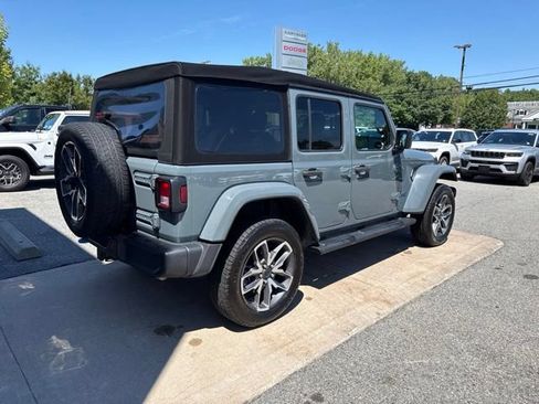 Certified 2024 Jeep Wrangler Unlimited w/ Convenience Group AWD/4WD image 7