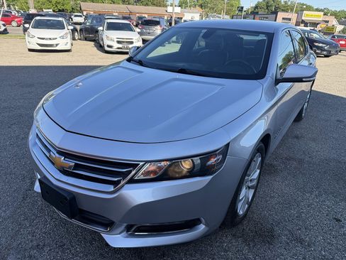 Used 2019 Chevrolet Impala LT FWD image 2