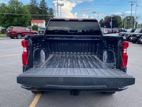 Used 2023 Chevrolet Silverado 1500 Custom AWD/4WD image 9