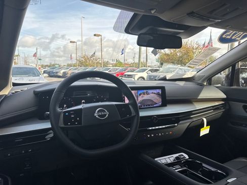 Certified 2025 Nissan Murano SL image 12