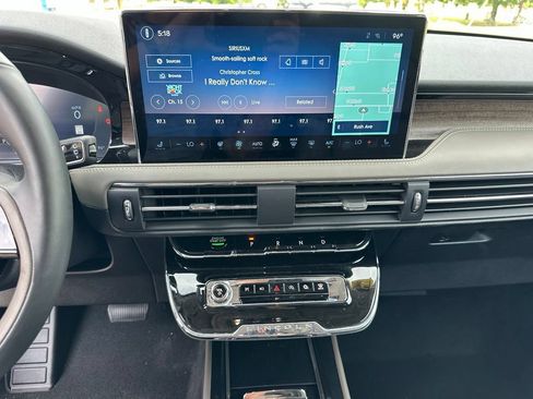 Used 2025 Lincoln Corsair Reserve FWD image 27