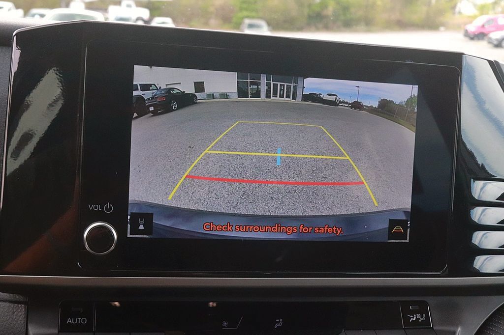 Used 2025 Toyota Camry SE FWD image 26