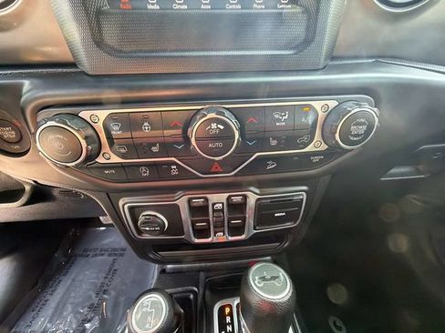 Used 2018 Jeep Wrangler Unlimited Sport S AWD/4WD image 23
