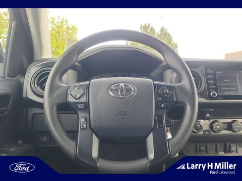 Used 2020 Toyota Tacoma SR image 9