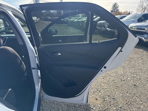 Used 2022 Chevrolet Equinox LT image 24