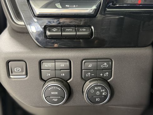 Certified 2024 Chevrolet Silverado 1500 High Country w/ Technology Package image 24