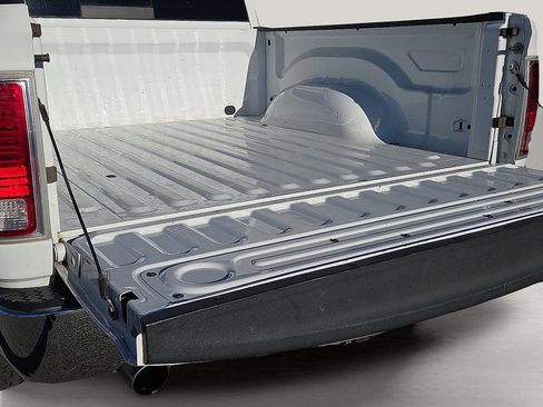 Used 2017 RAM 1500 Laramie w/ Convenience Group image 9